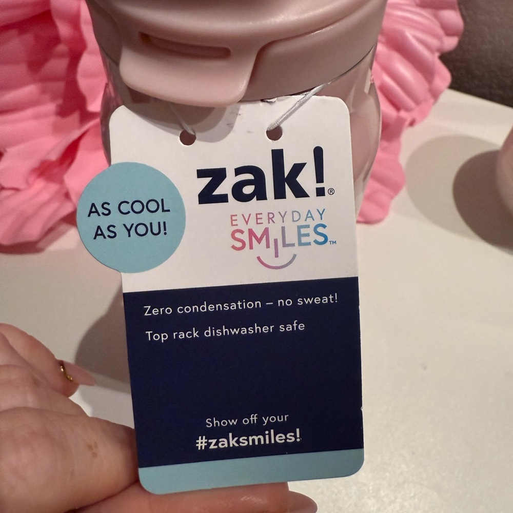 zak! Barbie Pink 24oz. Water Bottle with White Bow Accents - Picture 8 of 9